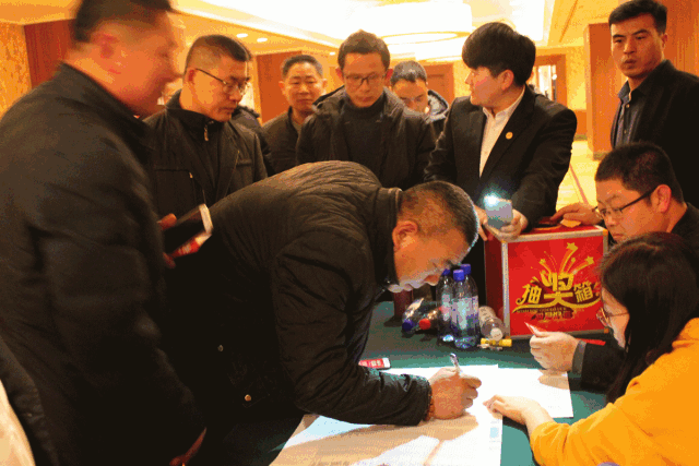 1-1Z10Q2254T13 大连orange橘子平台·(中国区)官方网站木工答谢宴现场